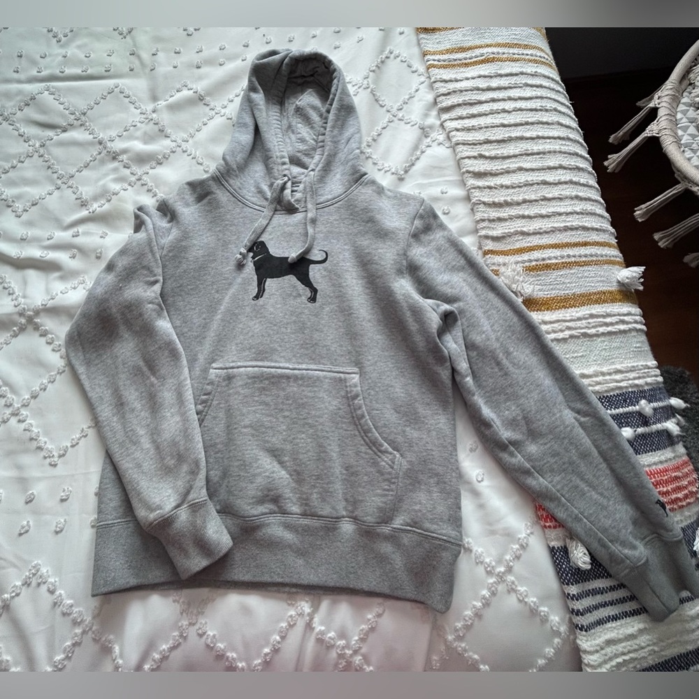 black dog sweatshirt